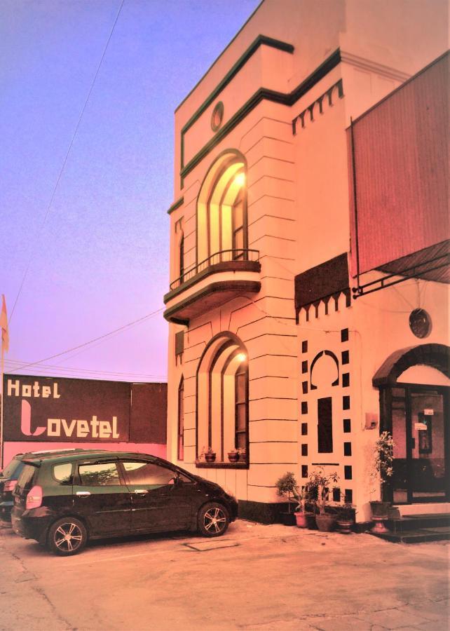 Hotel RedDoorz near Jalan Sudirman Padang Zewnętrze zdjęcie