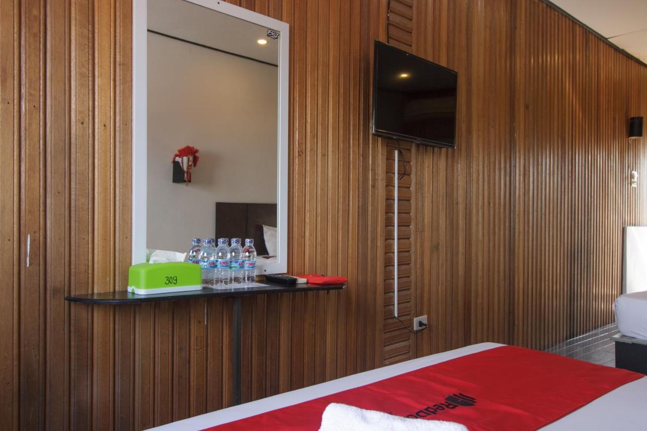 Hotel RedDoorz near Jalan Sudirman Padang Zewnętrze zdjęcie